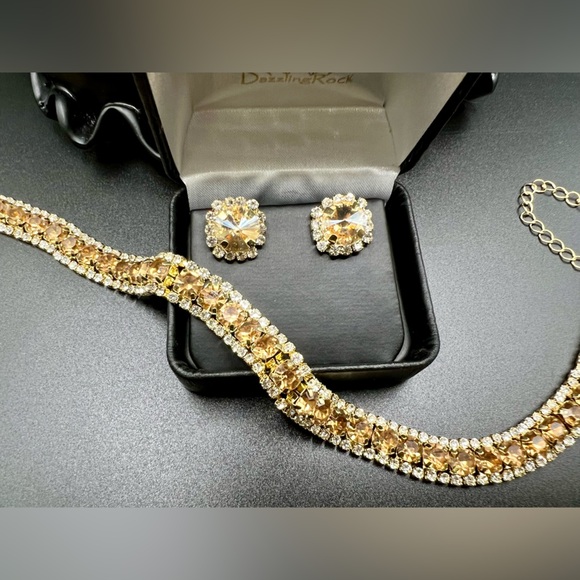 NIB Champagne Crystal Stud Earrings and Choker/Necklace Set - Picture 10 of 16